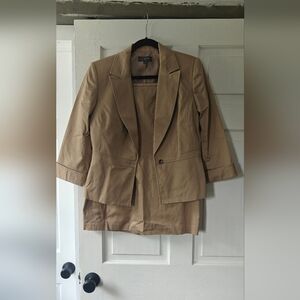Liz Claiborne Tan Blazer Jacket with Tailored Cut